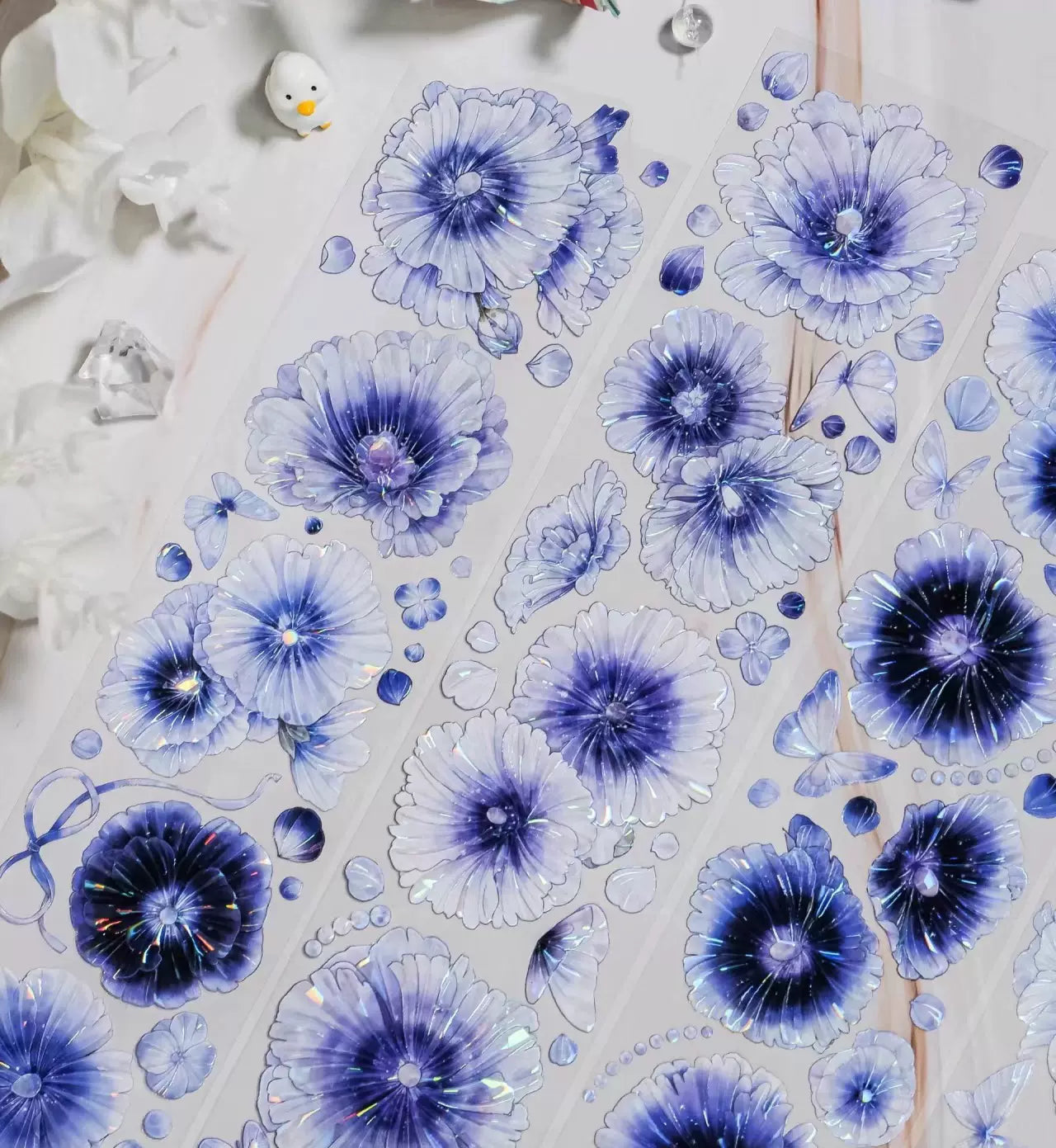 1460 - Large Blue & White Flowers 5.5x100cm Shell Luster PET Tape